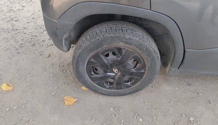 2022 Tata PUNCH ADVENTURE MT, Petrol, Manual, 23,743 km, tyre