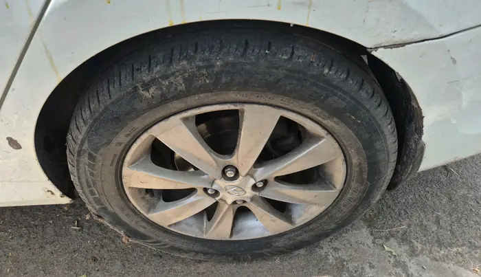 2011 Hyundai Verna FLUIDIC 1.6 CRDI SX OPT AT, Diesel, Automatic, 1,22,331 km, tyre