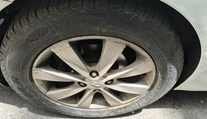 2011 Hyundai Verna FLUIDIC 1.6 CRDI SX OPT AT, Diesel, Automatic, 1,22,331 km, tyre