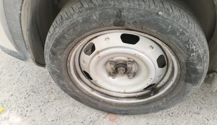 2022 Nissan MAGNITE XE, Petrol, Manual, 30,435 km, tyre