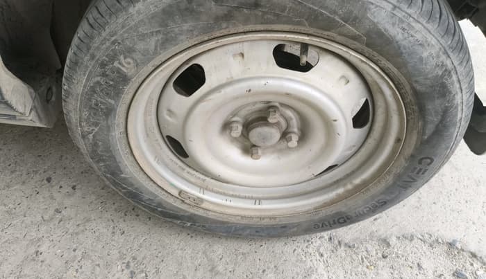 2022 Nissan MAGNITE XE, Petrol, Manual, 30,435 km, tyre