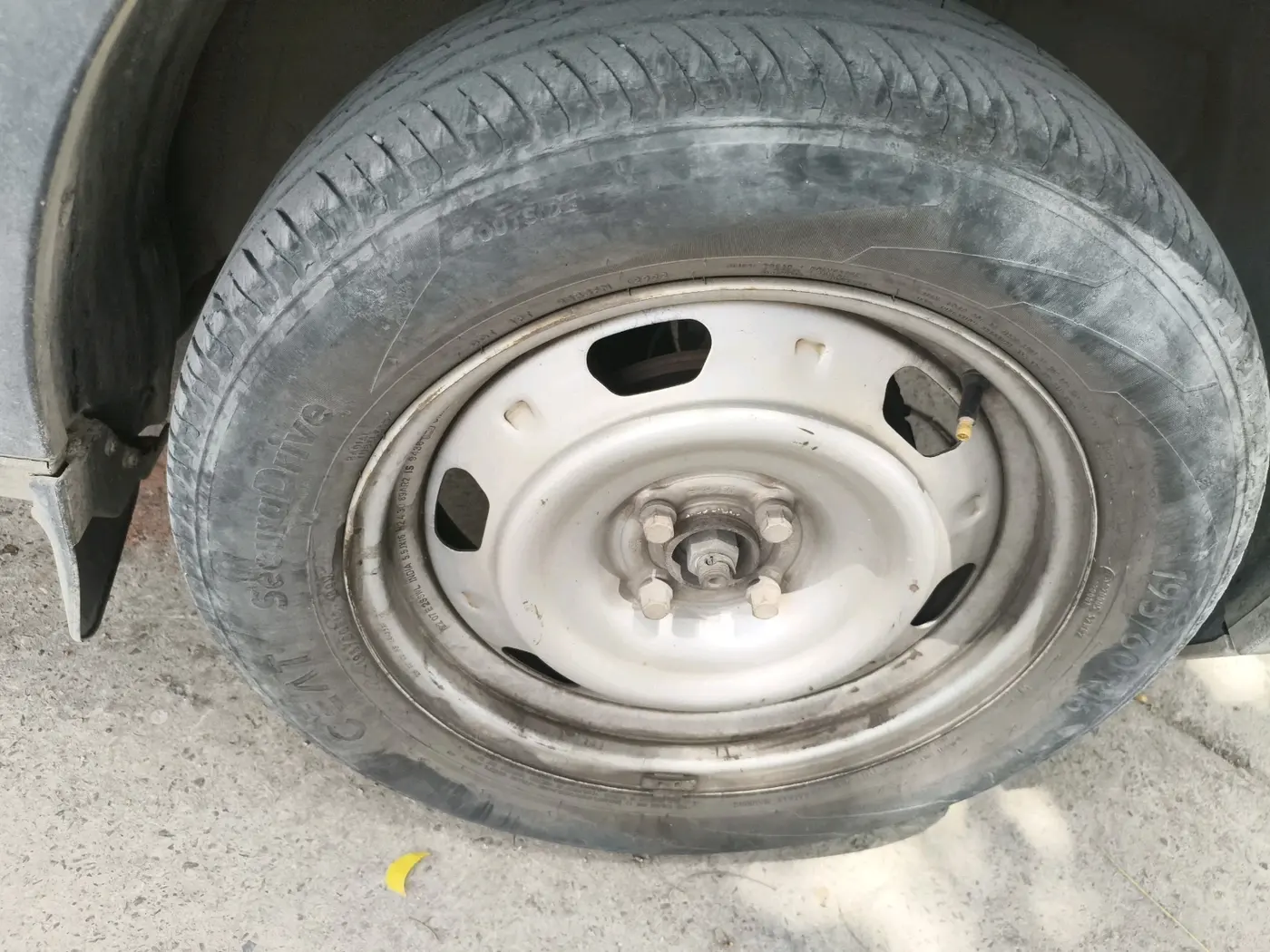 2022 Nissan MAGNITE XE, Petrol, Manual, 30,435 km, tyre