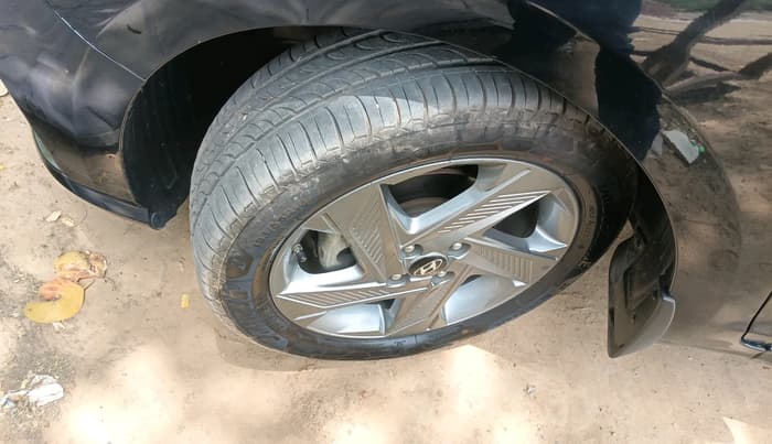 2022 Hyundai Verna SX 1.5 VTVT, Petrol, Manual, 58,900 km, tyre