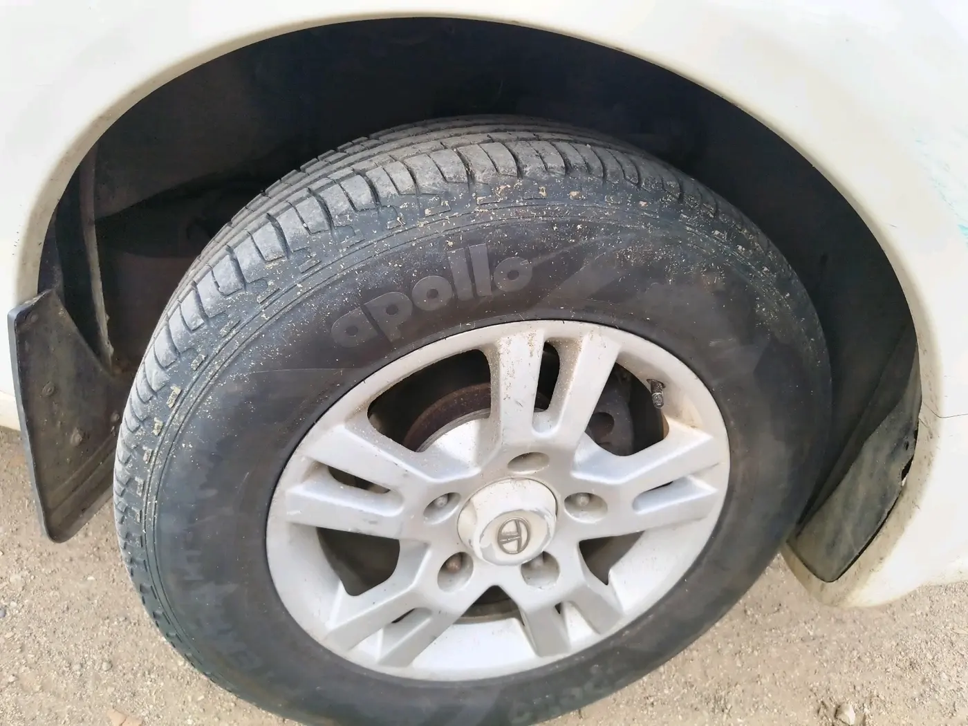 2011 Tata Aria PRIDE 4X4, Diesel, Manual, 1,53,784 km, tyre