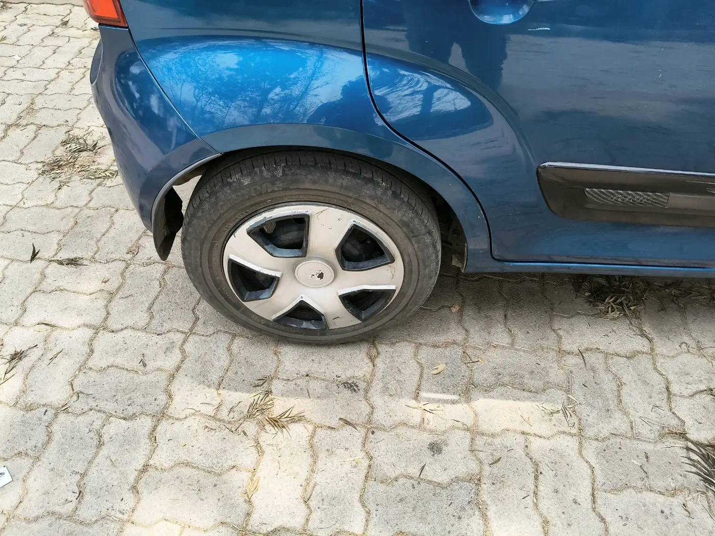 2017 Maruti IGNIS DELTA 1.2 AMT, Petrol, Automatic, 56,462 km, tyre