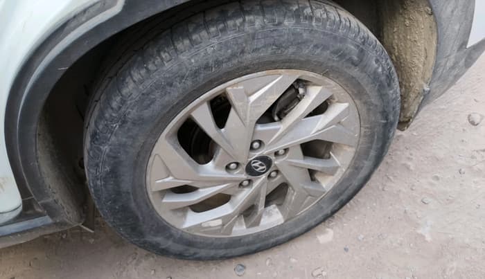 2021 Hyundai Creta SX IVT 1.5 PETROL, Petrol, Automatic, 44,256 km, tyre