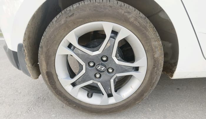 2025 Hyundai NEW I20 Sportz (O) 1.2 IVT, Petrol, Automatic, 4,740 km, tyre
