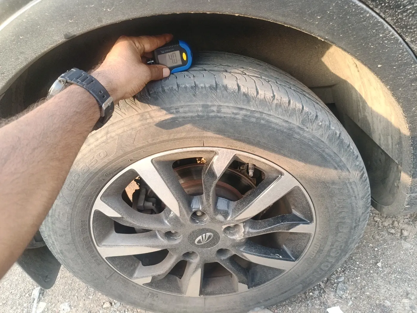 2019 Mahindra XUV500 W11, Diesel, Manual, 1,93,082 km, tyre