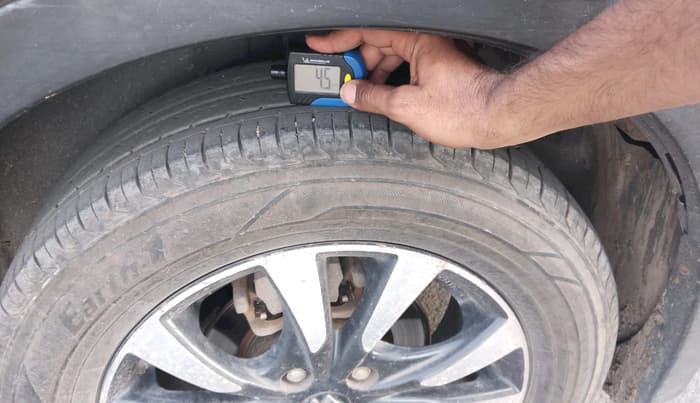 2019 Maruti S Cross ZETA 1.3, Diesel, Manual, 1,69,817 km, tyre