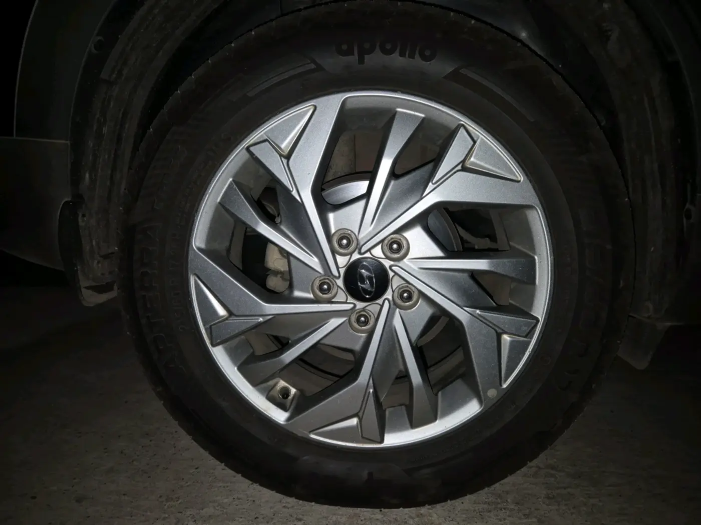2021 Hyundai Creta SX EXECUTIVE 1.5 PETROL, Petrol, Manual, 1,20,872 km, tyre