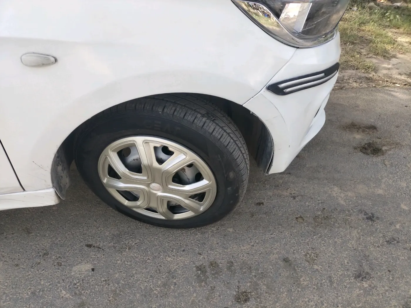 2021 Tata Tiago XE PETROL, Petrol, Manual, 6,56,550 km, tyre