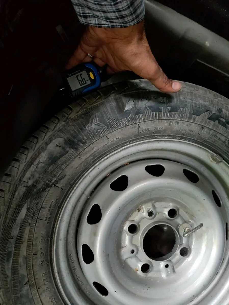 2018 Tata Tiago XZA PETROL, Petrol, Automatic, 1,24,902 km, tyre