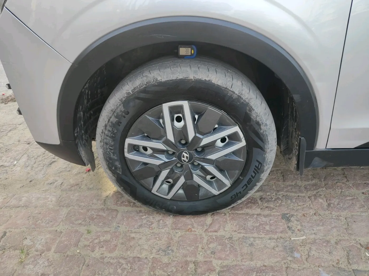2022 Mahindra XUV300 W4 1.5 DIESEL, Diesel, Manual, 97,464 km, tyre