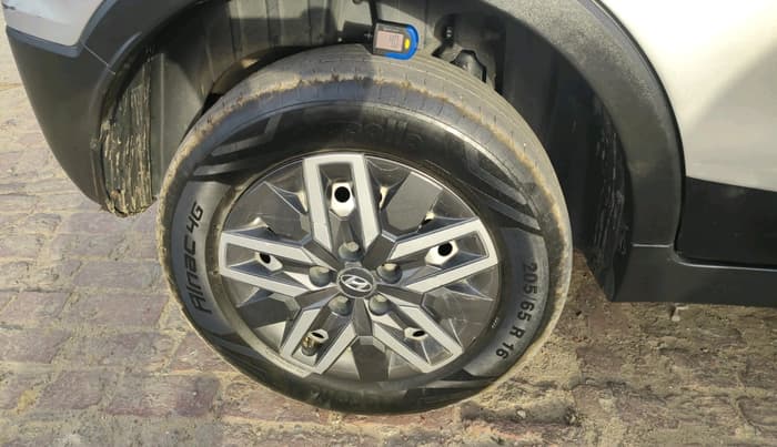 2022 Mahindra XUV300 W4 1.5 DIESEL, Diesel, Manual, 97,464 km, tyre