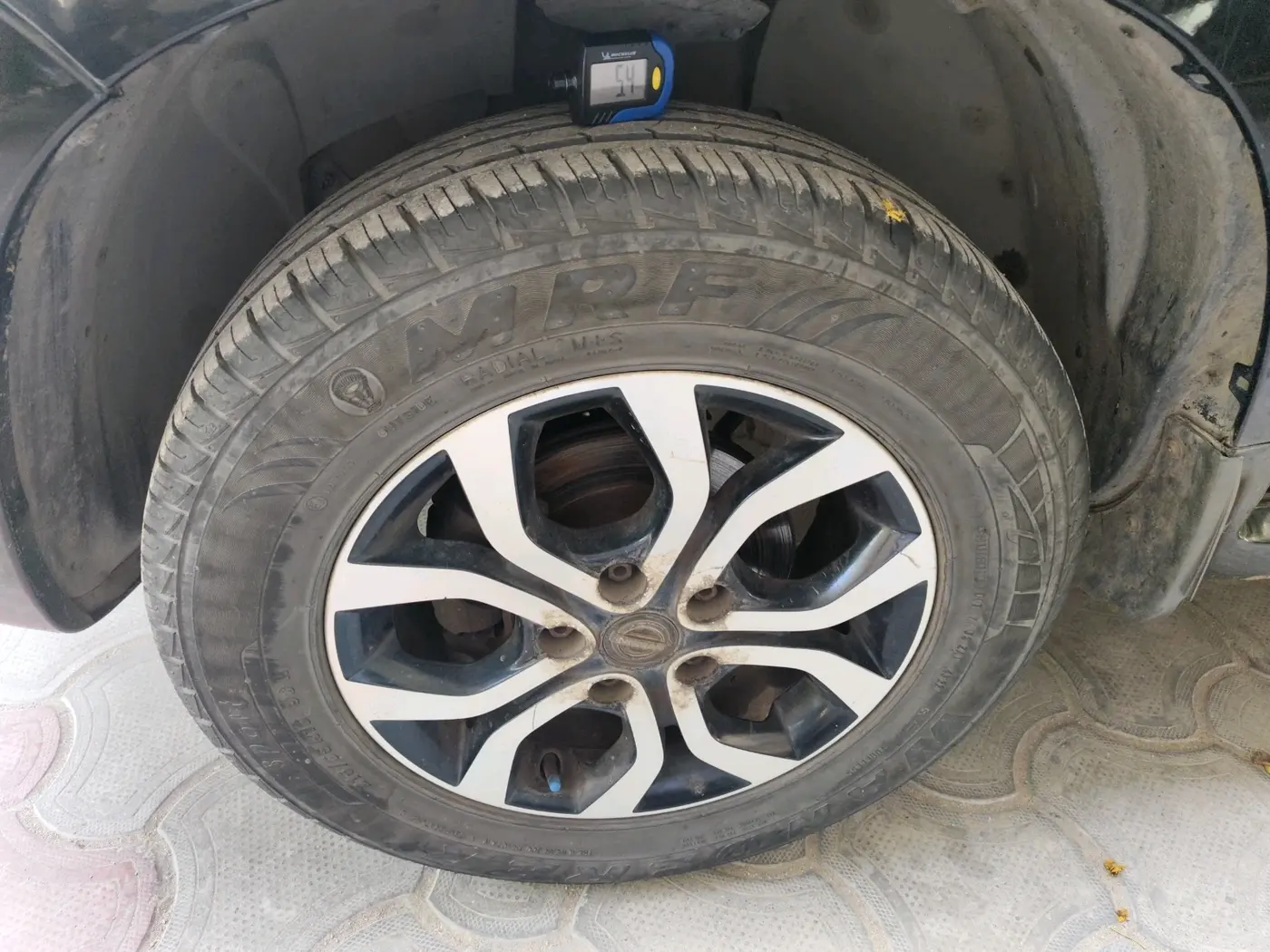 2014 Nissan Terrano XL (D), Diesel, Manual, 1,34,670 km, tyre