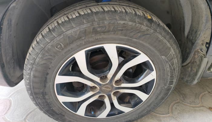 2014 Nissan Terrano XL (D), Diesel, Manual, 1,34,670 km, tyre