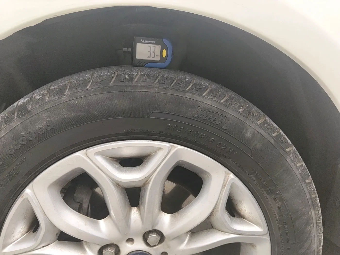 2015 Ford Ecosport TITANIUM 1.5L DIESEL, Diesel, Manual, 1,27,044 km, tyre