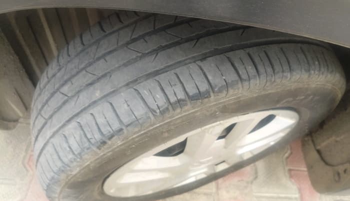 2016 Maruti Vitara Brezza VDI (O), Diesel, Manual, 89,665 km, tyre