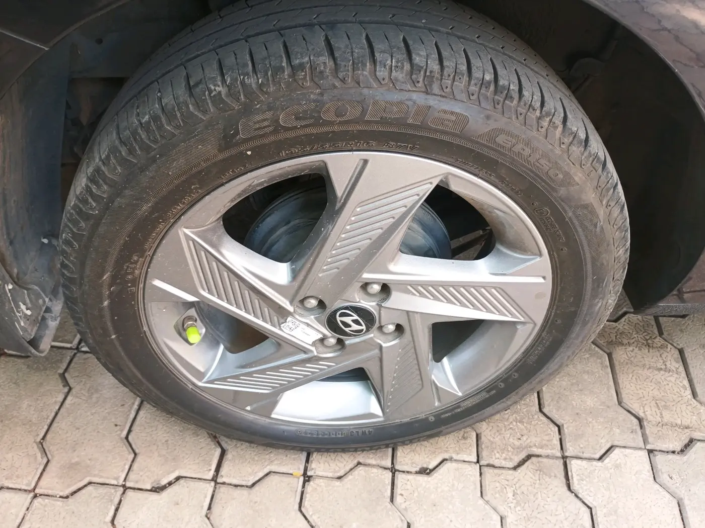 2022 Hyundai Verna SX 1.5 VTVT, Petrol, Manual, 18,327 km, tyre