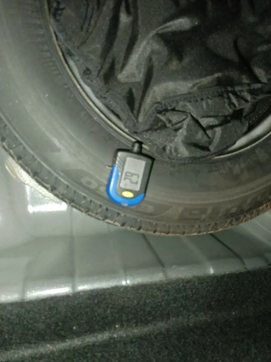 2023 Tata ALTROZ XZA + SUNROOF, Petrol, Automatic, 7,500 km, tyre