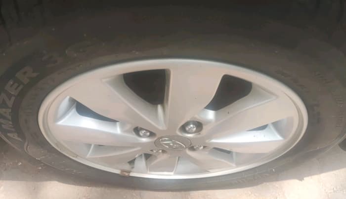 2015 Hyundai Xcent S (O) 1.2, Petrol, Manual, 60,890 km, tyre