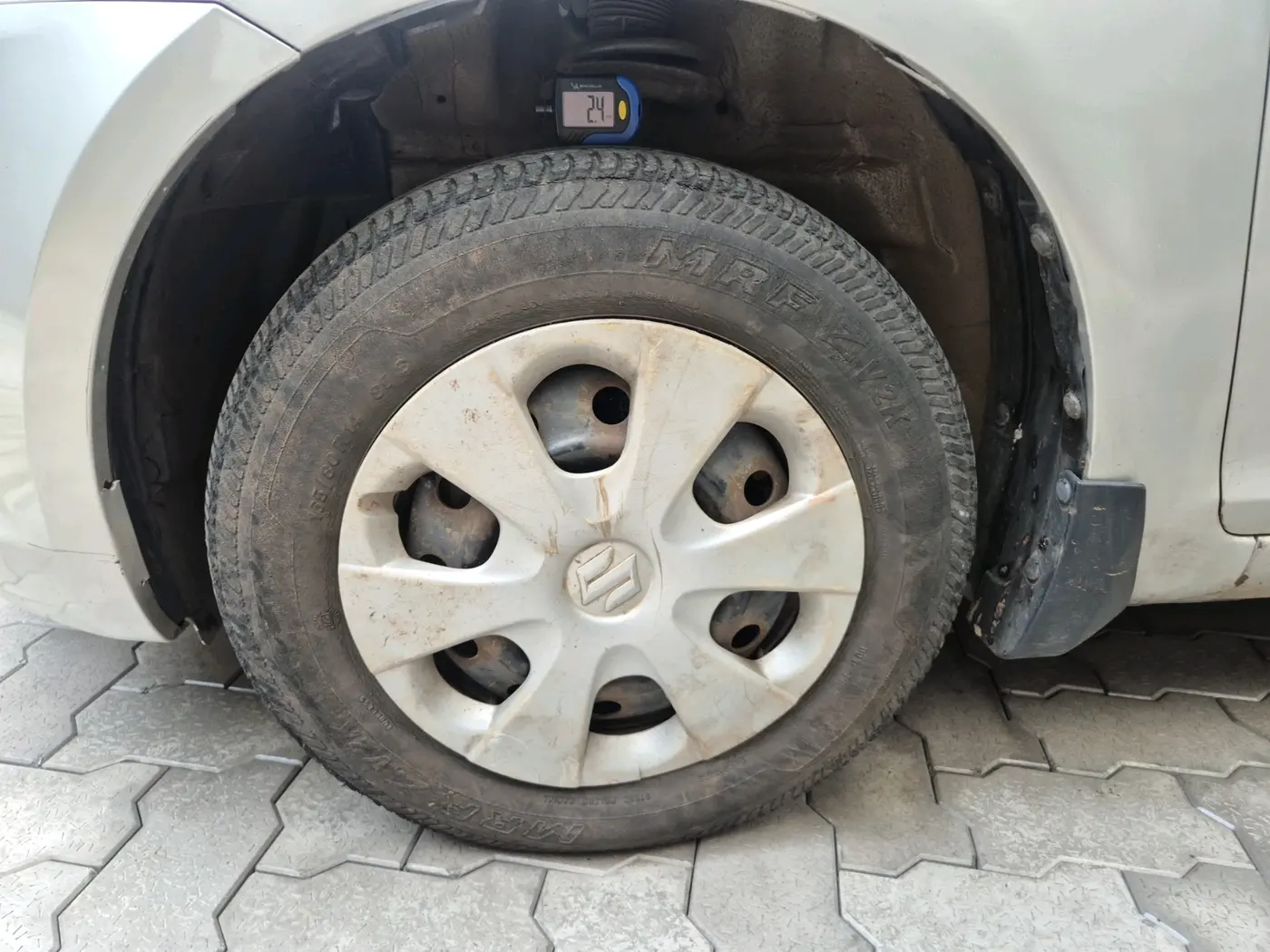 2014 Maruti Swift VXI, Petrol, Manual, 45,648 km, tyre