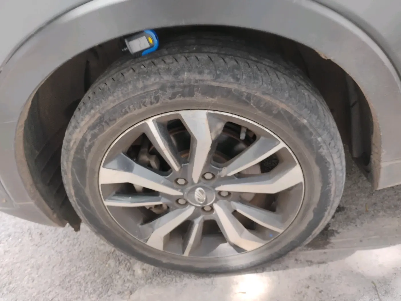 2019 Mahindra XUV300 W8 (O) 1.5 DIESEL, Diesel, Manual, 1,16,844 km, tyre