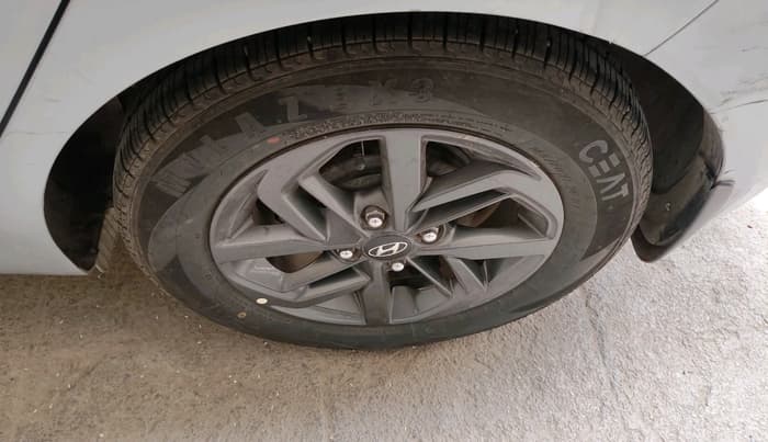 2020 Hyundai GRAND I10 NIOS SPORTZ AMT 1.2 KAPPA VTVT, Petrol, Automatic, 53,727 km, tyre