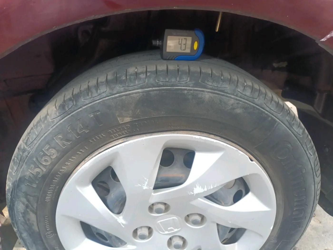 2013 Honda Amaze 1.5L I-DTEC S, Diesel, Manual, 1,36,819 km, tyre