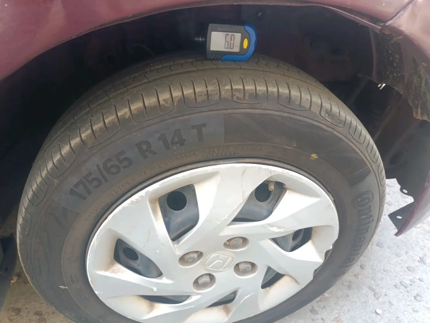 2013 Honda Amaze 1.5L I-DTEC S, Diesel, Manual, 1,36,819 km, tyre