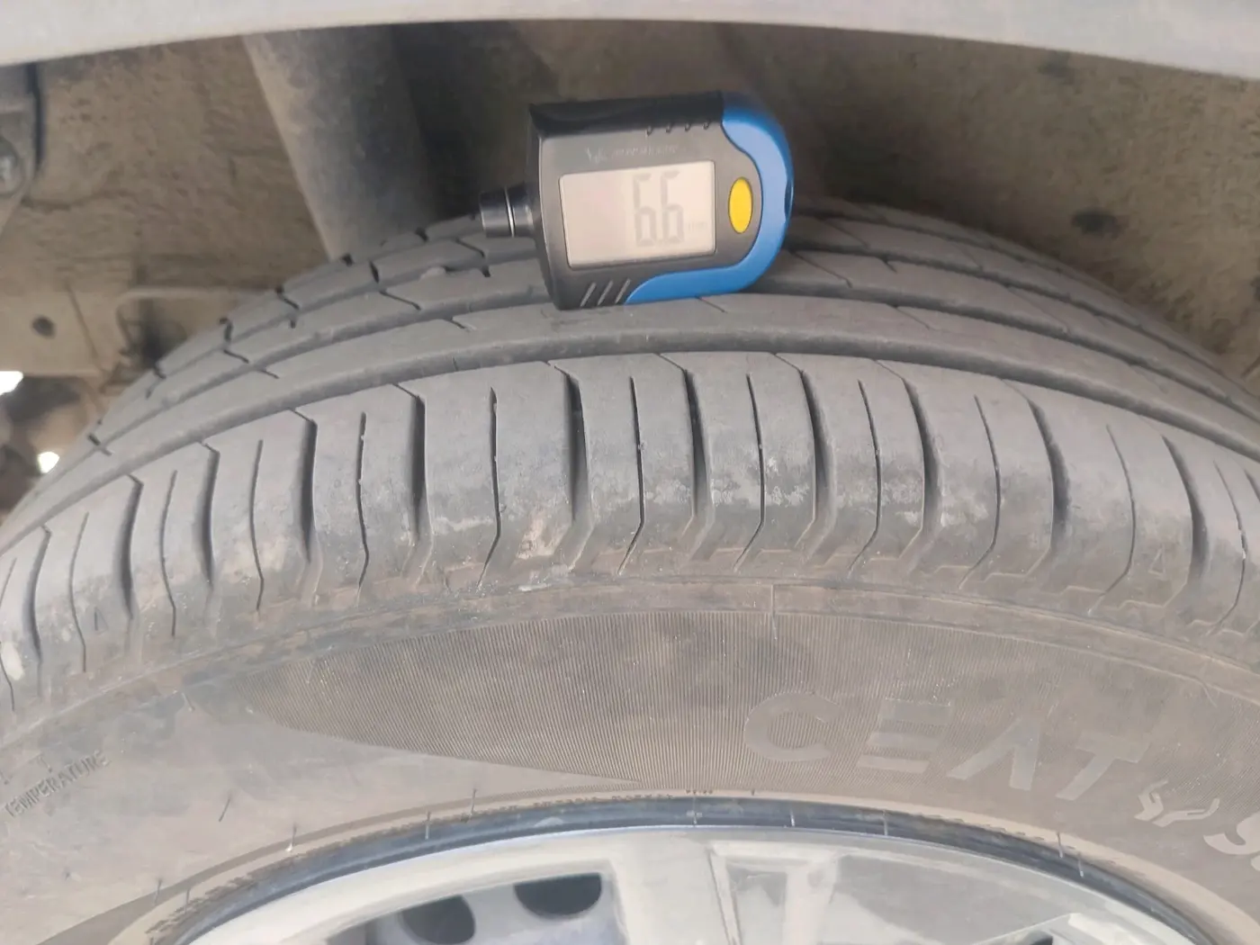 2024 Hyundai VENUE S 1.2, Petrol, Manual, 10,613 km, tyre