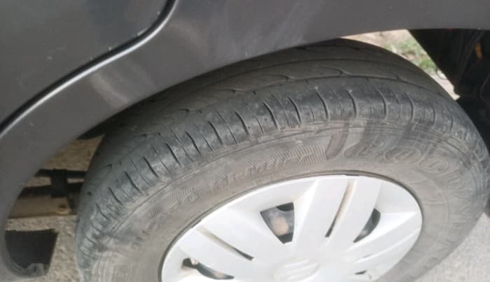 2015 Maruti Alto 800 LXI, Petrol, Manual, 1,00,000 km, tyre