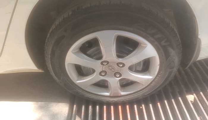 2013 Hyundai Verna FLUIDIC 1.6 VTVT EX, Petrol, Manual, 72,112 km, tyre
