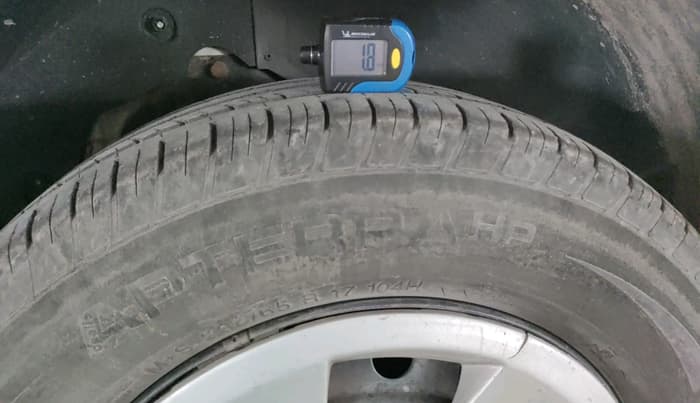 2014 Mahindra XUV500 W4, Diesel, Manual, 1,81,333 km, tyre