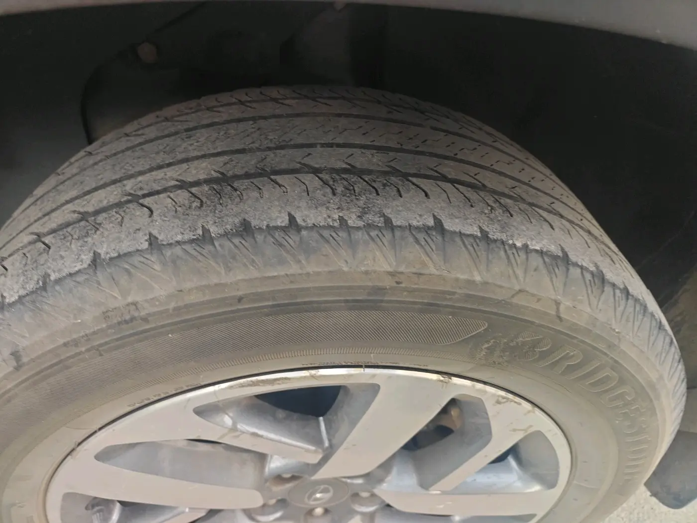 2023 Tata Safari XZA PLUS O 6STR, Diesel, Automatic, 66,611 km, tyre