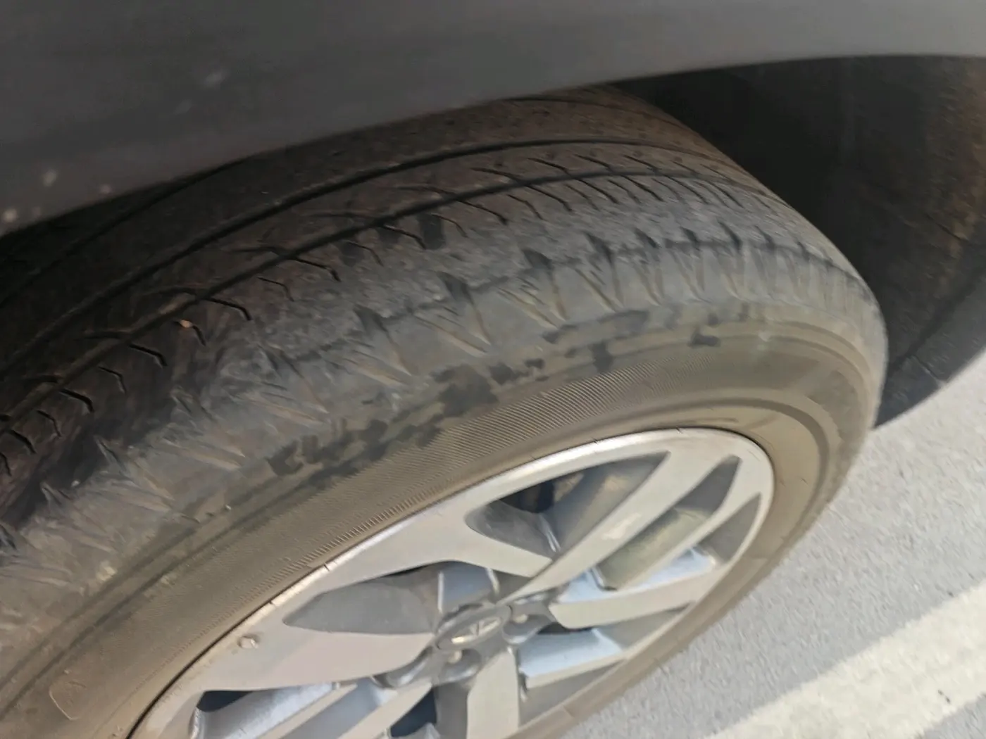 2023 Tata Safari XZA PLUS O 6STR, Diesel, Automatic, 66,611 km, tyre