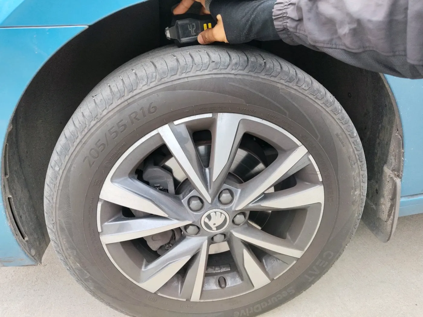 2023 Skoda SLAVIA STYLE 1.0L TSI AT, Petrol, Automatic, 54,621 km, tyre