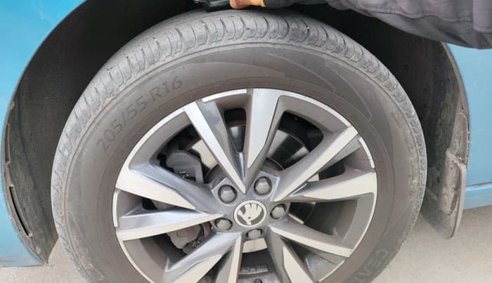 2023 Skoda SLAVIA STYLE 1.0L TSI AT, Petrol, Automatic, 54,621 km, tyre