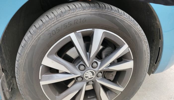 2023 Skoda SLAVIA STYLE 1.0L TSI AT, Petrol, Automatic, 54,621 km, tyre