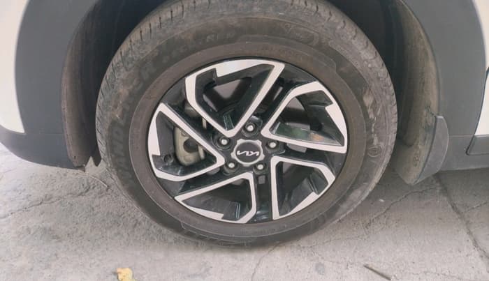 2024 KIA CARENS LUXURY (O)1.5 DIESEL AT 7 STR , Diesel, Automatic, 18,076 km, tyre