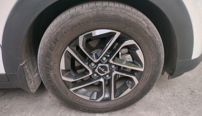 2024 KIA CARENS LUXURY (O)1.5 DIESEL AT 7 STR , Diesel, Automatic, 18,076 km, tyre