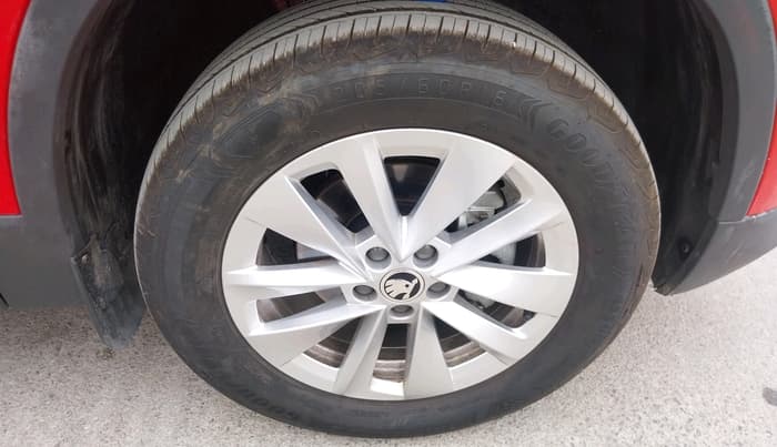 2025 Skoda Kylaq Signature AT, Petrol, Automatic, 492 km, tyre