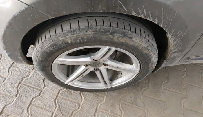 2020 Maruti Swift VXI, CNG, Manual, 53,527 km, tyre