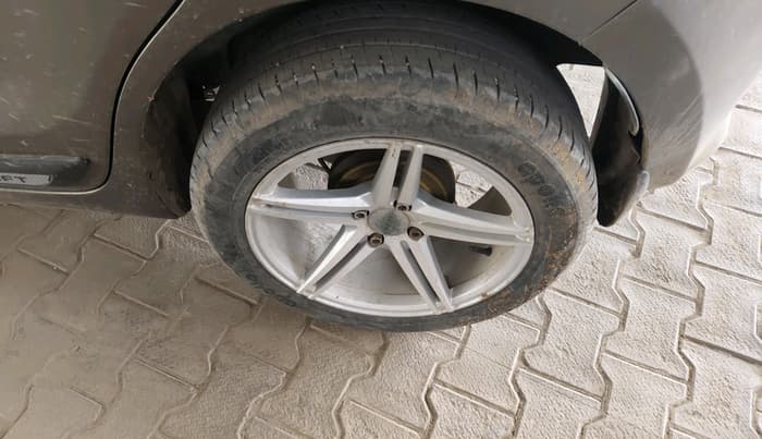 2020 Maruti Swift VXI, CNG, Manual, 53,527 km, tyre