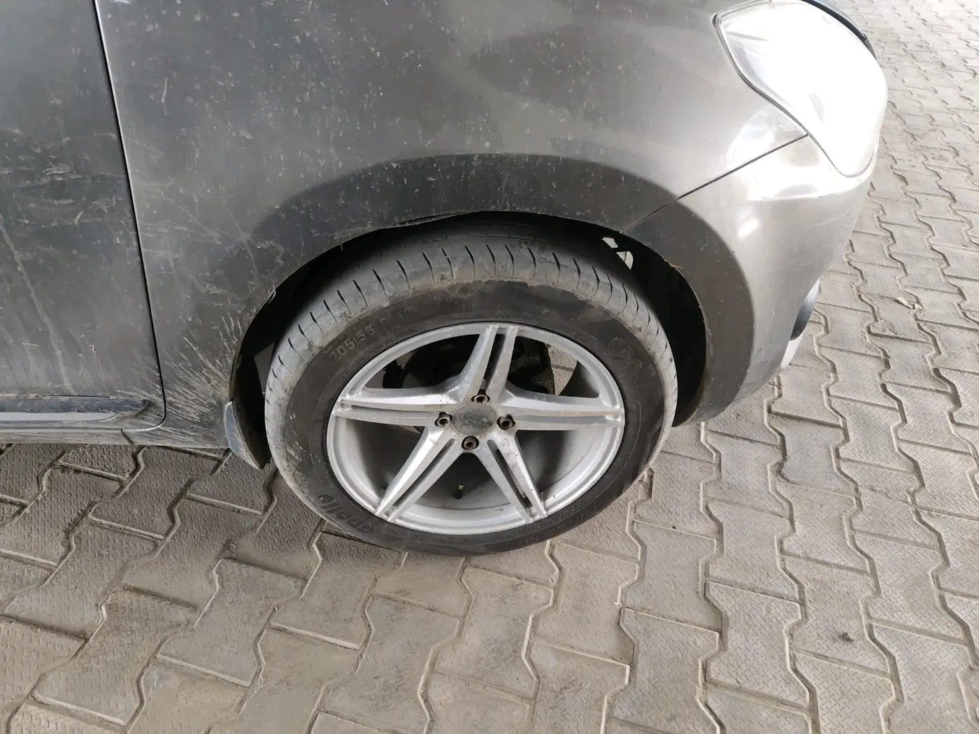 2020 Maruti Swift VXI, CNG, Manual, 53,527 km, tyre
