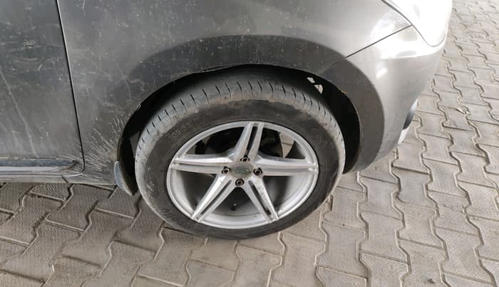 2020 Maruti Swift VXI, CNG, Manual, 53,527 km, tyre