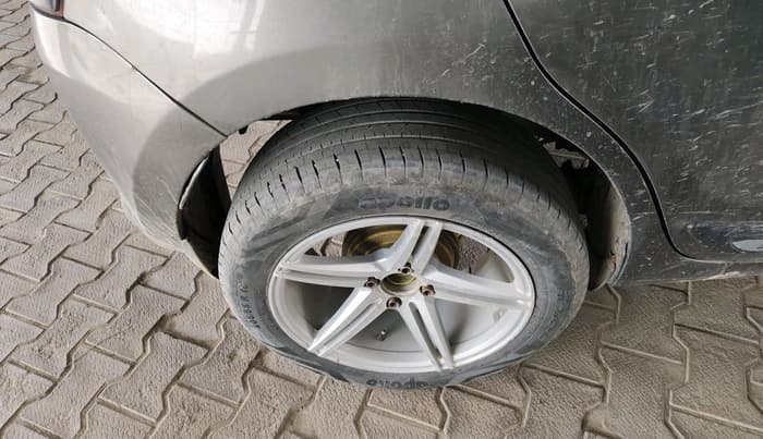 2020 Maruti Swift VXI, CNG, Manual, 53,527 km, tyre