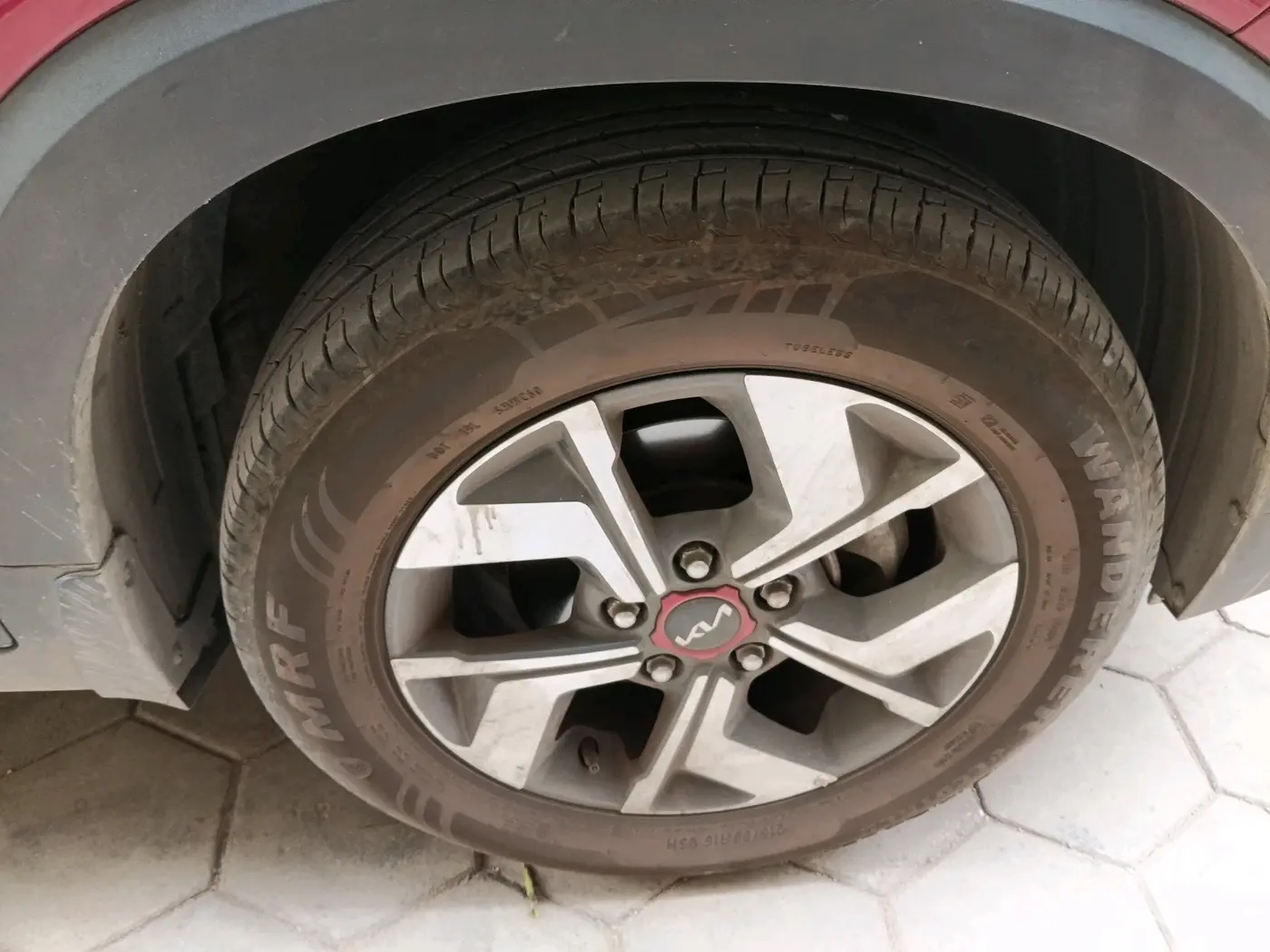 2022 KIA SONET HTK PLUS 1.0 IMT, Petrol, Manual, 90,592 km, tyre