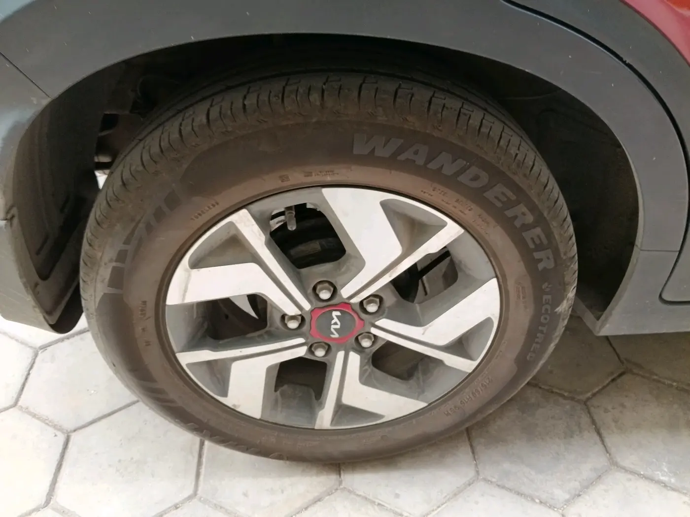 2022 KIA SONET HTK PLUS 1.0 IMT, Petrol, Manual, 90,592 km, tyre