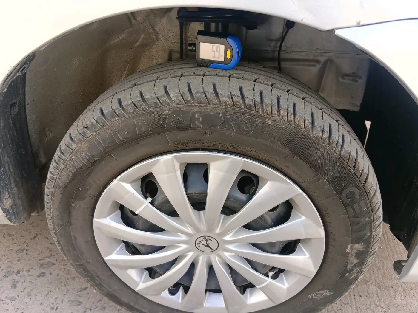 2019 Toyota Etios Liva G, Petrol, Manual, 91,284 km, tyre